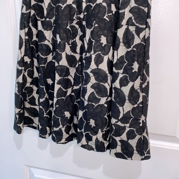 Ann Taylor floral dress size 6 fit and flare - Picture 8 of 10